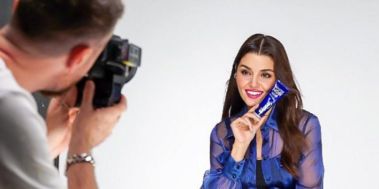 Hande Erçel’in rol aldığı reklam filmi yayınlandı