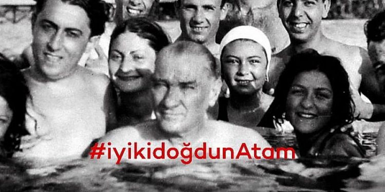 Akbank, 19 Mayıs’ı gençlerle birlikte kutluyor “İyi ki doğdun Atam”