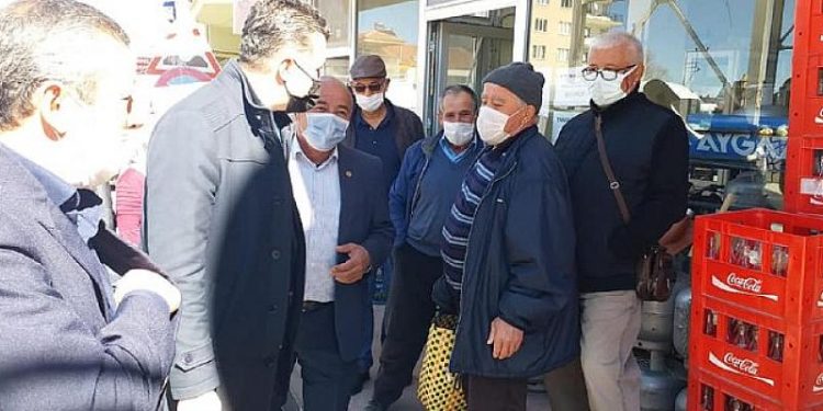 Burdurlu çiftçi pazardan seslendi: “hayattan hiç kimse memnun değil!”