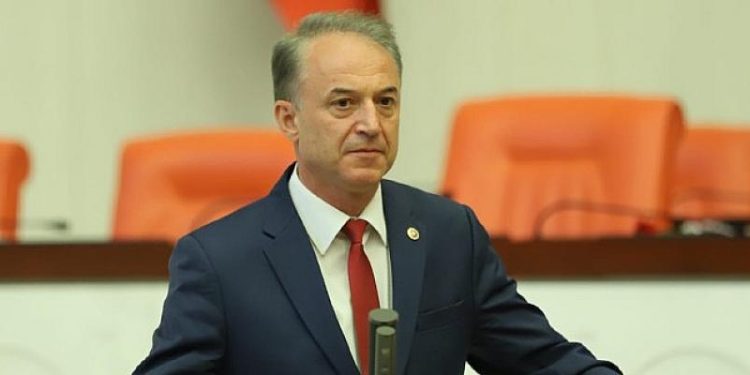 CHP’li Yüksel: “Sağlık Bakanı’nın kongrelere ‘dur’ demesini beklerdim”