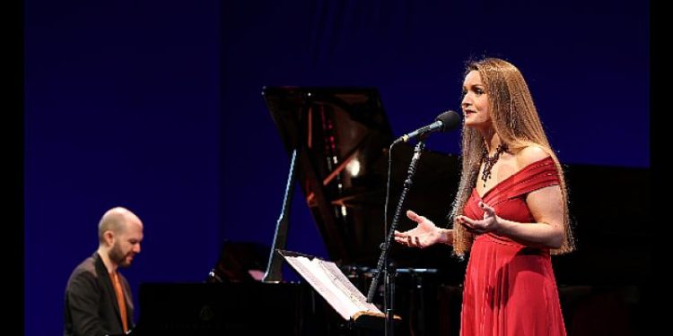 İş Sanat Dünya Caz Günü’nü Jülide Özçelik ile kutluyor