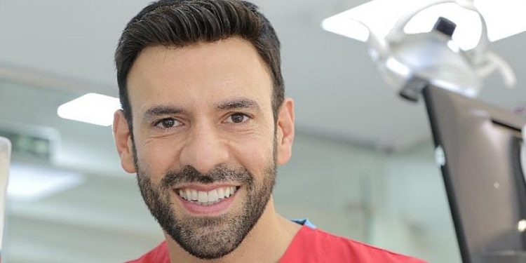 İmplant uygulamalarında gülüşünüz için önemi