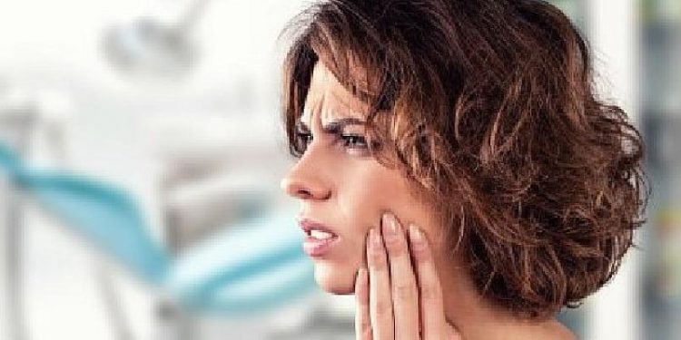 Sınav stresinden dişleri kırılıyor