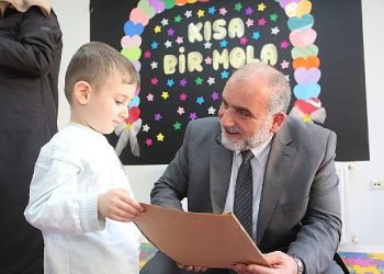 Başkan Sandıkçı Öğrencilerin Karne Sevincine Ortak Oldu