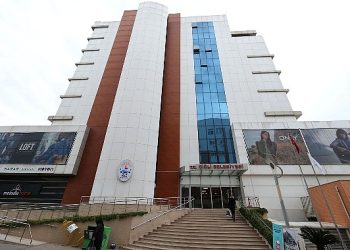 Çiğli’de Vatandaşın Talebi Çözümsüz Kalmıyor
