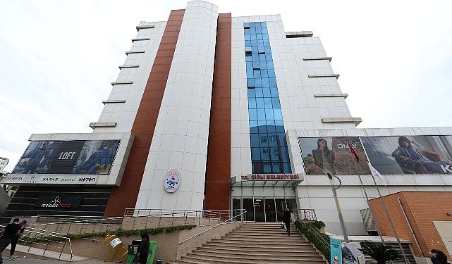 Çiğli’de Vatandaşın Talebi Çözümsüz Kalmıyor