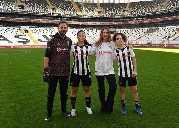 Ünlü İsimler Vodafone Park Penaltı Challenge’da Buluştu