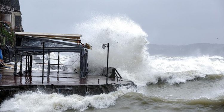 İstanbul’da sabah saatlerine dikkat: Valilikten fırtına uyarısı geldi